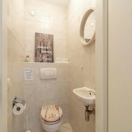 In By The Apartmán *