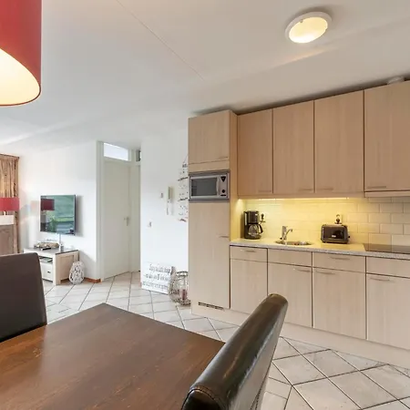 In By The Daire Callantsoog