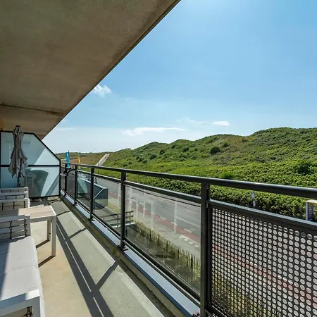 In By The Daire Callantsoog